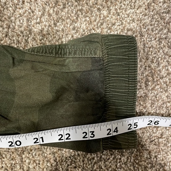 𝅺Hollister Camo Joggers Size Small - Picture 8 of 8
